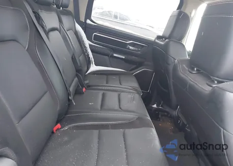 2021 Ram 1500 Laramie 4X4 5'7 Box z USA, uszkodzony, nr VIN 1C6SRFJT2MN665900